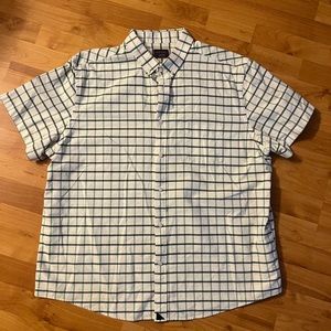 UNTUCKit Short Sleeve Blue and White Plaid Button Down Men's SIZE XXL